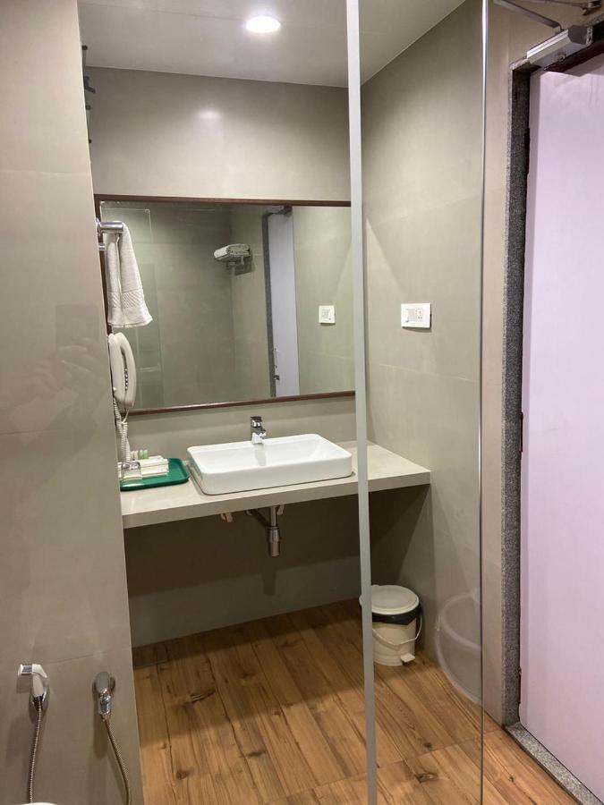Chryso Hotels Pvt Ltd Anklesvar Esterno foto