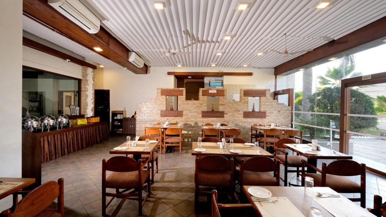 Chryso Hotels Pvt Ltd Anklesvar Esterno foto