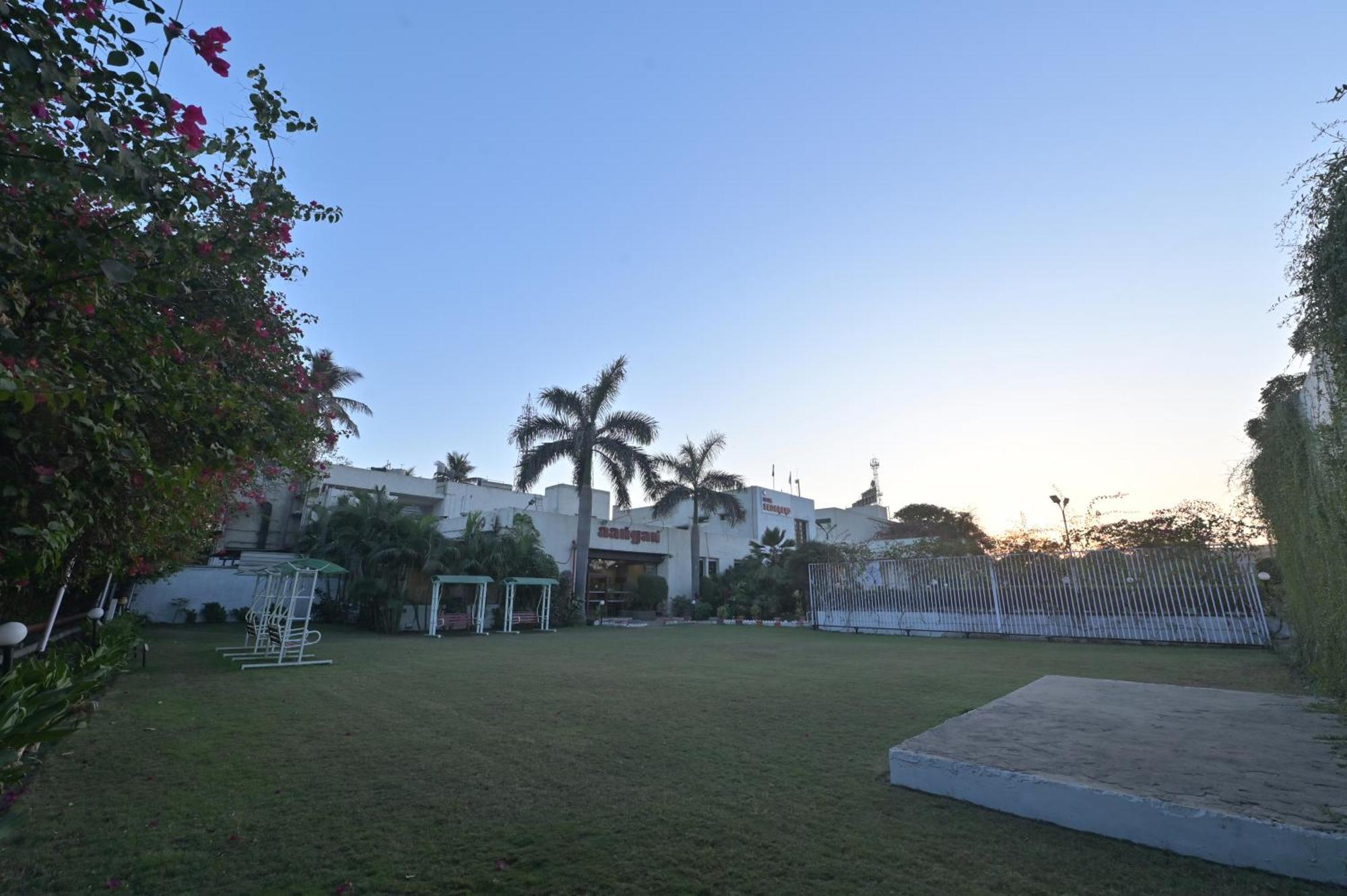 Chryso Hotels Pvt Ltd Anklesvar Esterno foto