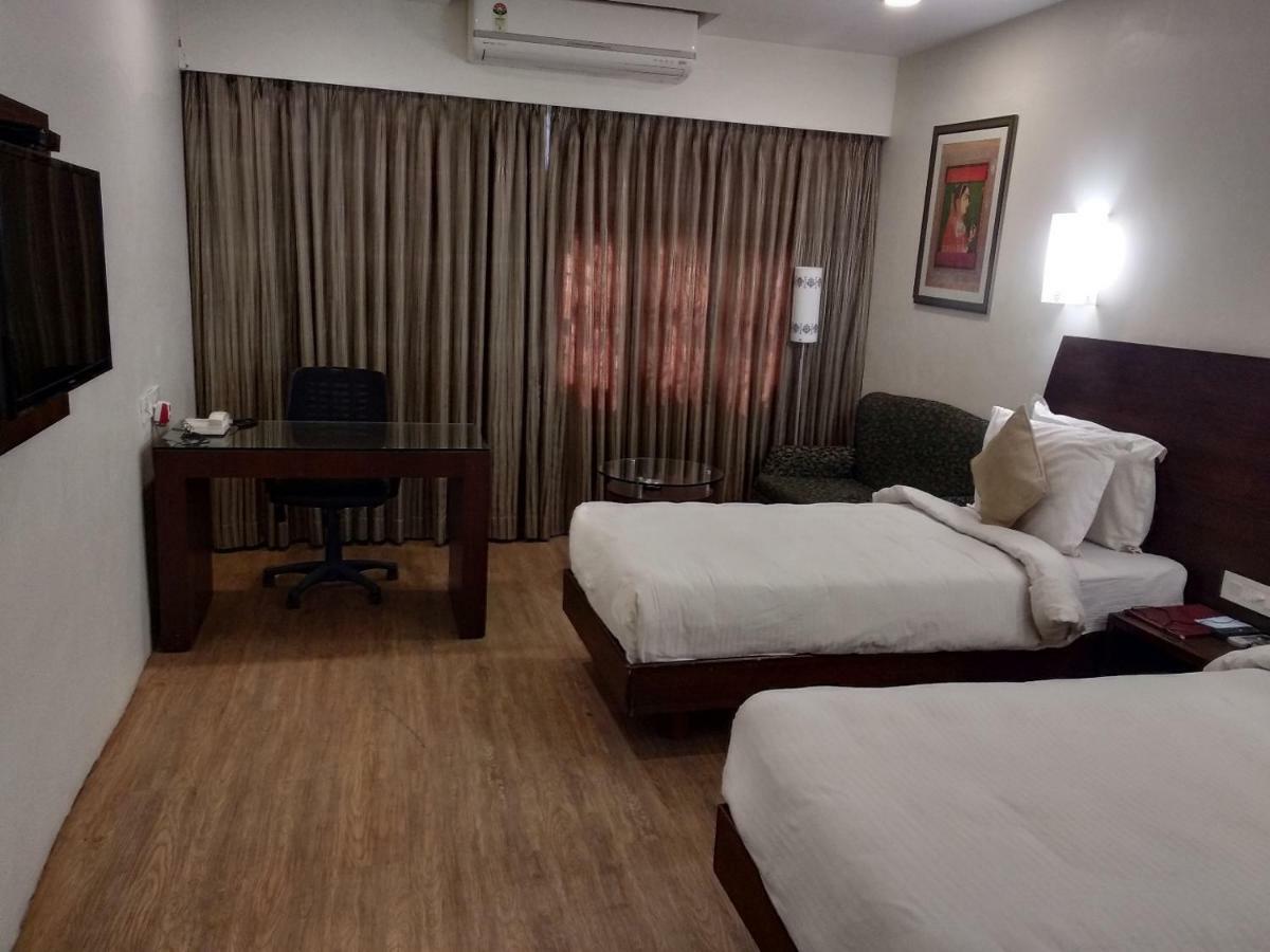 Chryso Hotels Pvt Ltd Anklesvar Esterno foto