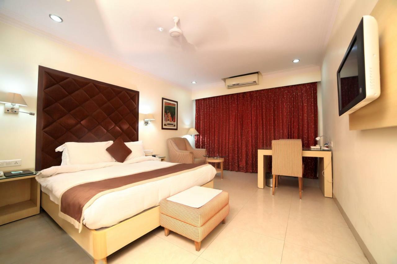 Chryso Hotels Pvt Ltd Anklesvar Esterno foto